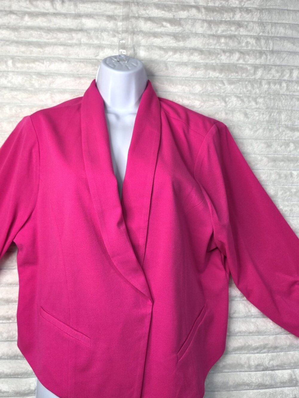 Torrid Neon Hot Pink Ruched Sleeve Cropped Blazer 2X 18-20 NWT